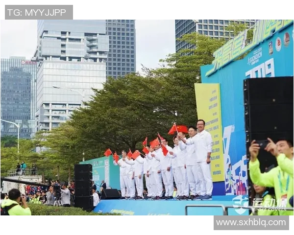 城市马拉松热潮下深圳街舞队精彩节奏展现引发观众热烈反响