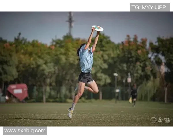 飞盘热潮席卷深圳:探讨飞盘队如何引领力量与团队精神的变革 飞盘热潮席卷深圳:探讨飞盘队如何引领力量与团队精神的变革