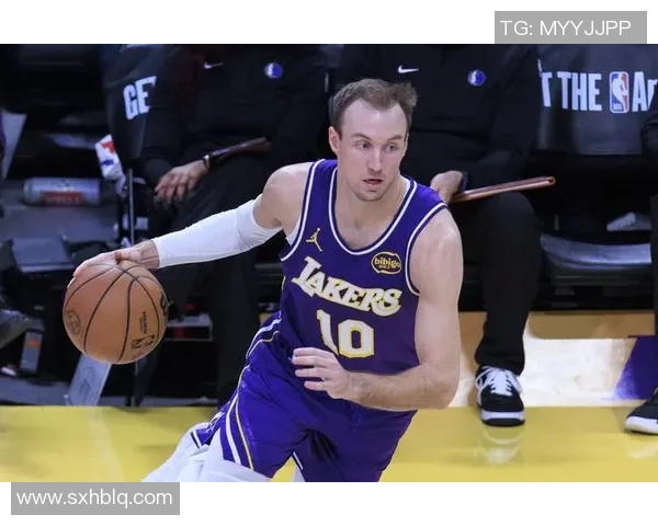 2007年NBA季后赛火箭与湖人对决的经典回顾与精彩瞬间分析